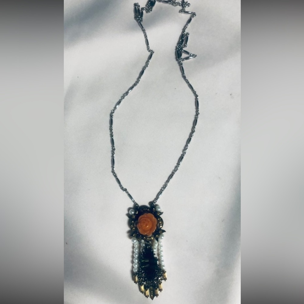 Pearl Rhinestone Statement Necklace - Picture 3 of 5